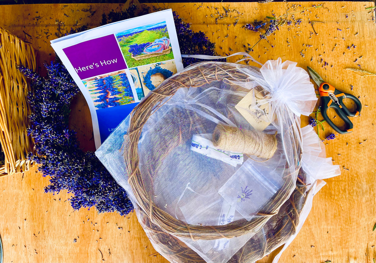 Lavender Garland Kit Complete with Fresh Cut Lavender.